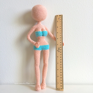http://www.sweetsofties.com/2017/09/supermodel-doll-base.html