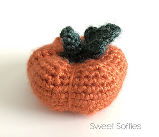 http://www.sweetsofties.com/2017/10/tiny-baby-pumpkin-free-crochet-pattern.html